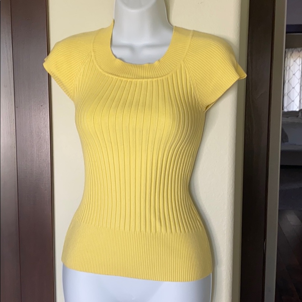 Yellow ribbed shirt